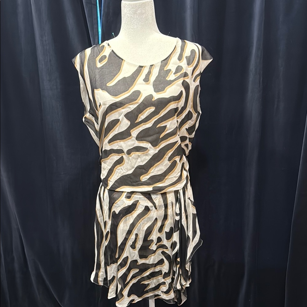 Diane Von Furstenberg Elegant Black and Cream Dress